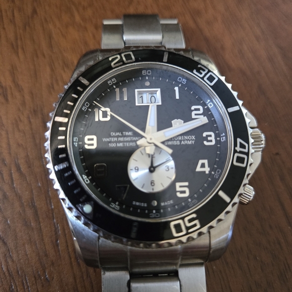 Victorinox Swiss Army Mens Maverick II Alarm Wrist Watch Stainless Steel - Picture 1 of 4